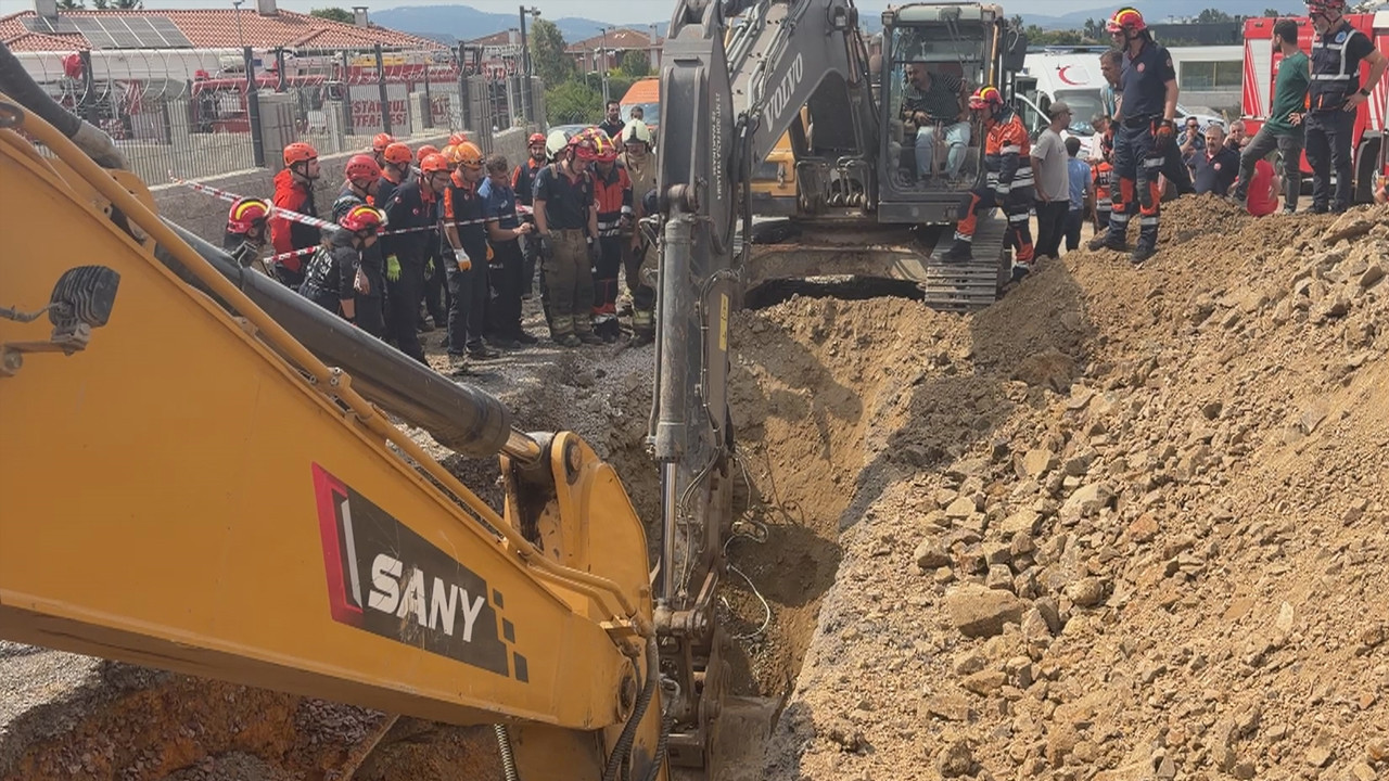 Ekipler tonlarca toprağın altına kalan işçi için seferber oldular: Pendik’te hareketli anlar