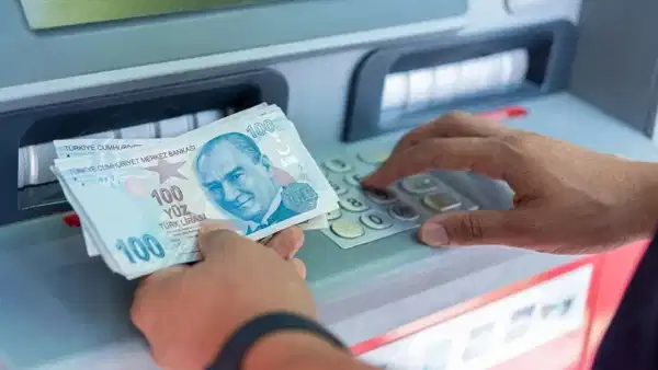 Bankalardan beklenmedik hamle: ATM’den para çekmede o dönem sona erdi